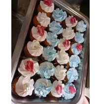 Surtido de Cupcakes Artesanales Decorados con Cobertura de Nata
