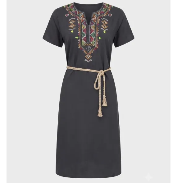 Vestido Midi Gris Oscuro con Bordados Geométricos y Cinto de Cuerda - Túnica Casual de Manga Corta