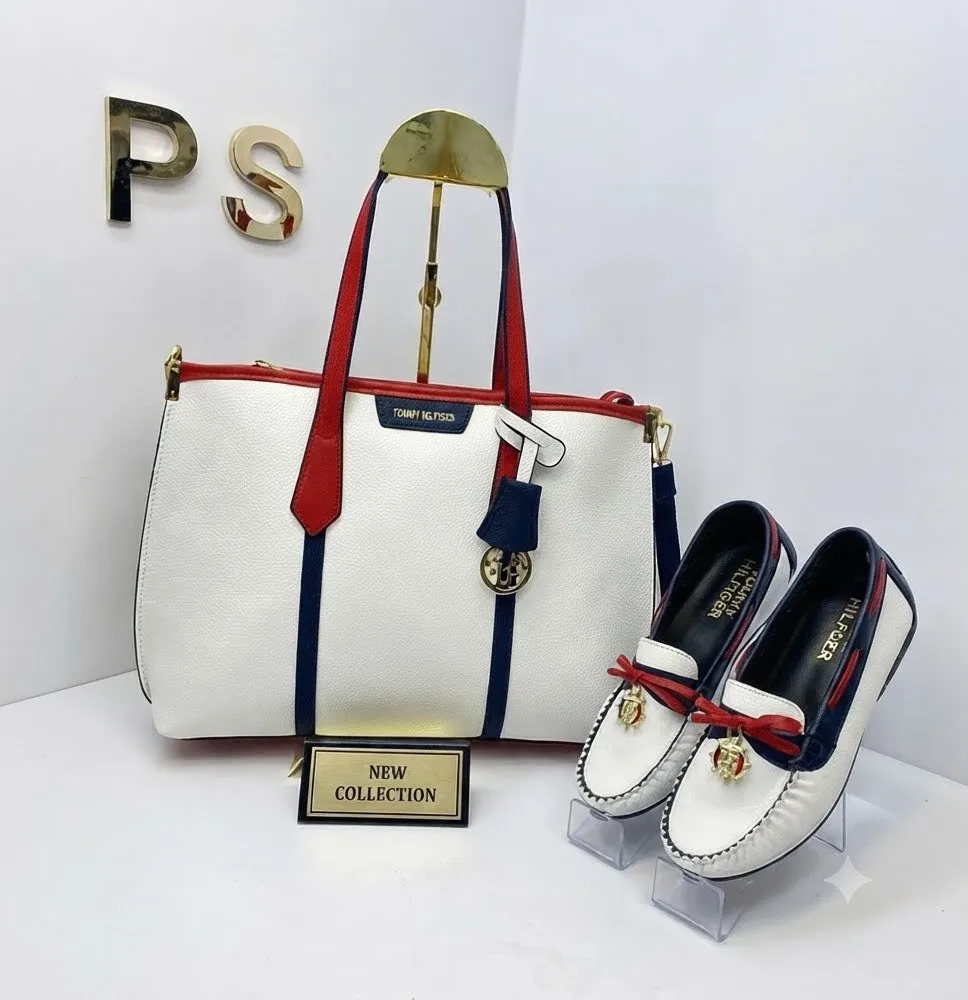 Conjunto Elegante de Bolso Tote y Mocasines a Juego en Tonos Blanco, Rojo y Azul