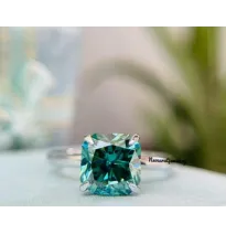Anillo de compromiso de moissanita verde