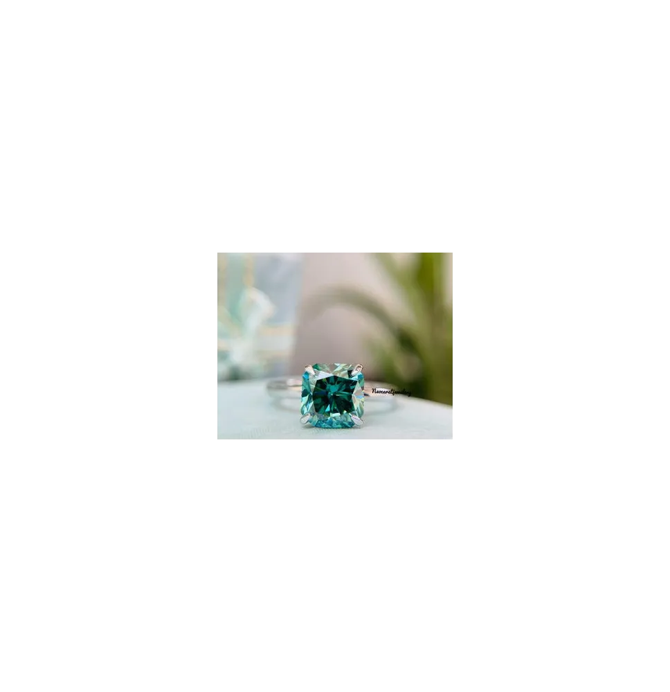 Anillo de compromiso de moissanita verde