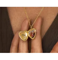 Collar con relicario de corazón personalizado