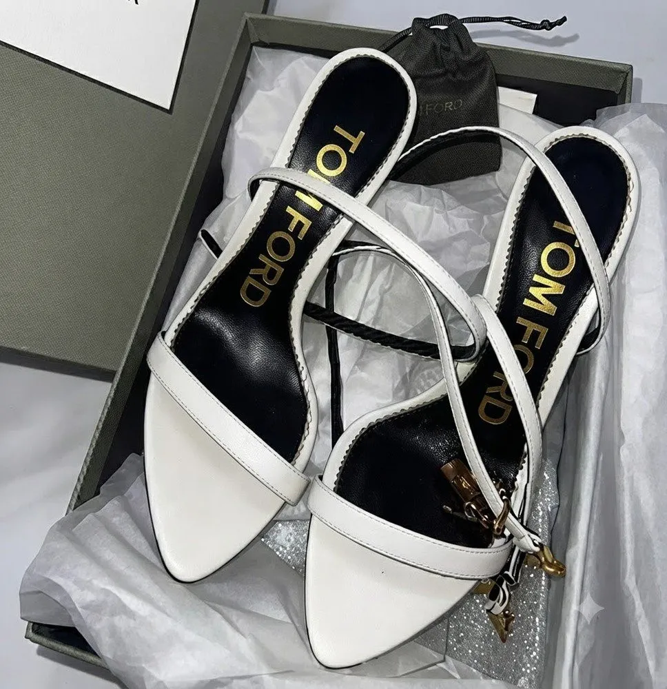 Padlock Charm Cross-Strap Stiletto High Heels – Sandalias de Tacón Alto con Tiras Cruzadas y Dije de Candado para Mujer