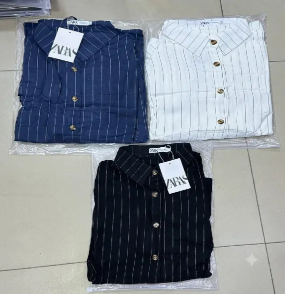 Conjunto de Dos Piezas de Camisa de Rayas con Botones